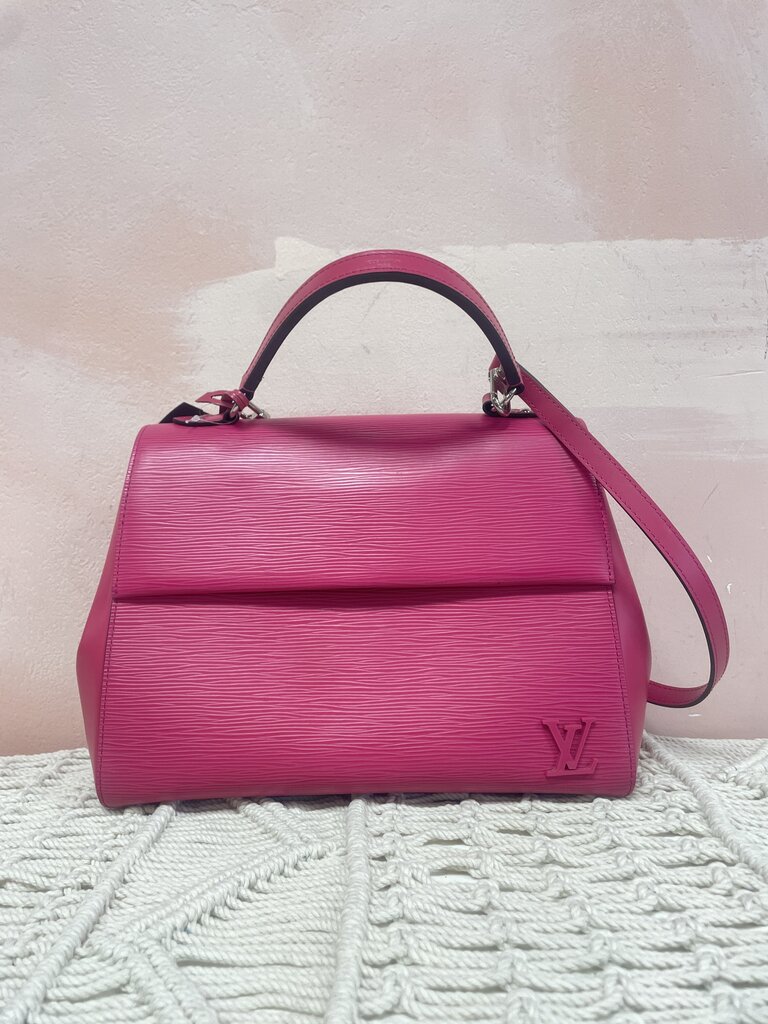 Louis Vuitton Pink Epi Cluny BB '16