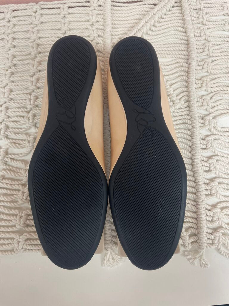 Roger Vivier Beige Patent Ladbug Flat