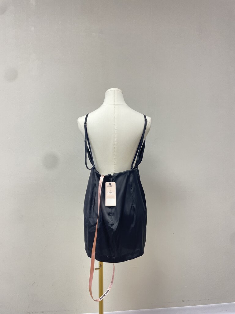 House of CB Black V-Neck Tank NWT