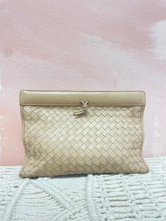 Bottega Intrecciato Loop Clutch