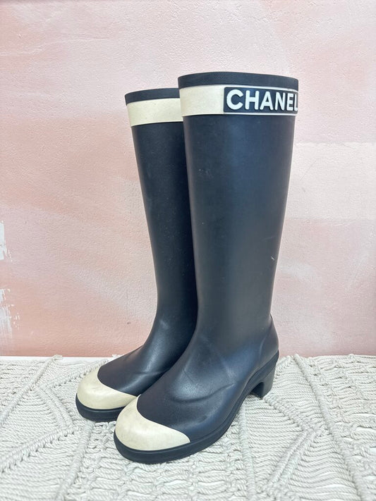 Chanel Black Interlocking CC Rain Boot '18