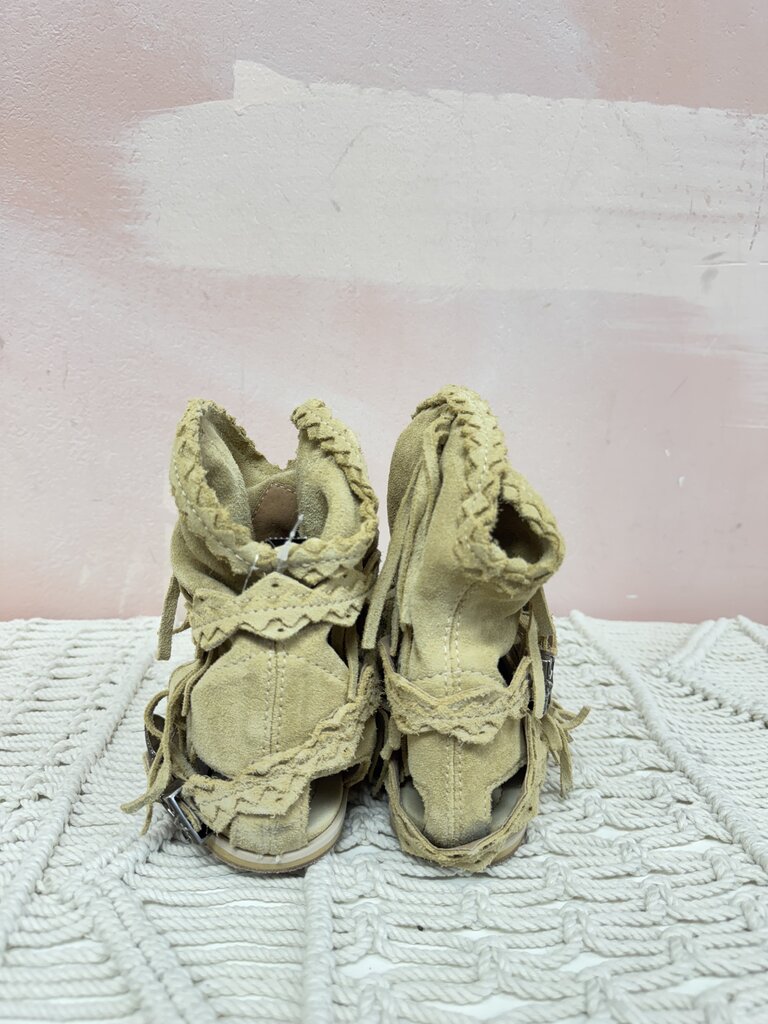 El Vaquero Beige Suede Apache Sandals
