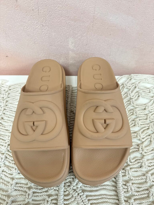 Gucci Tan Interlocking G Rubber Slide