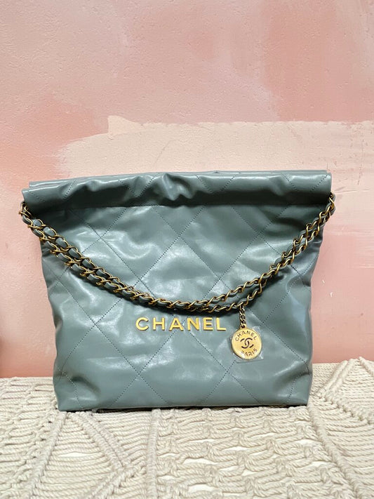 Chanel Sea Foam Quilted Calfskin Hobo '25 (Orig $5500)