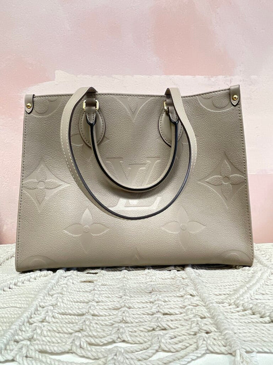 Louis Vuitton Turtledove Onthego MM Tote ($3550 in stores)