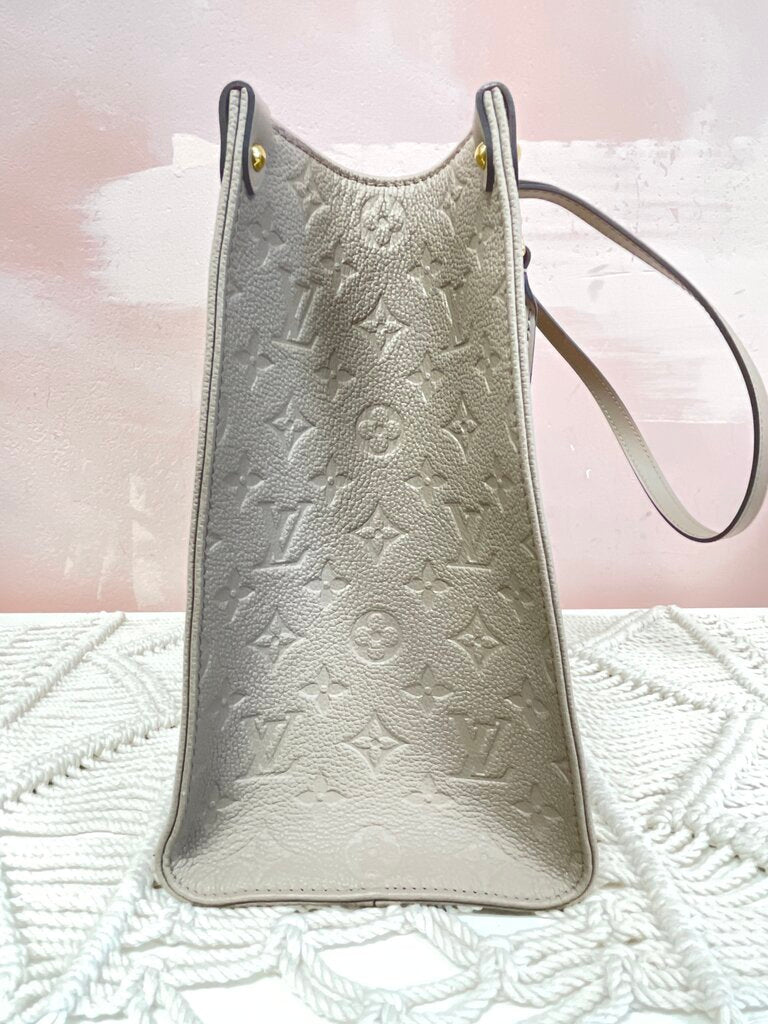 Louis Vuitton Turtledove Onthego MM Tote ($3550 in stores)
