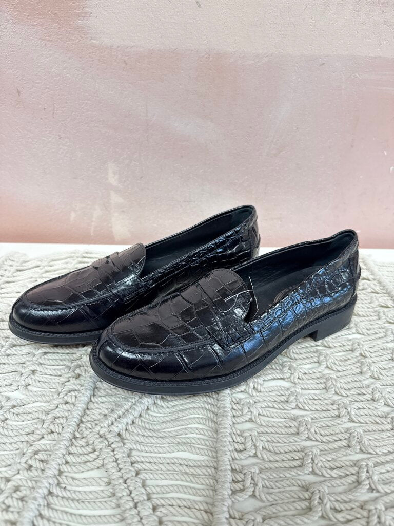 Tod's Black Leather Embossed Loafer