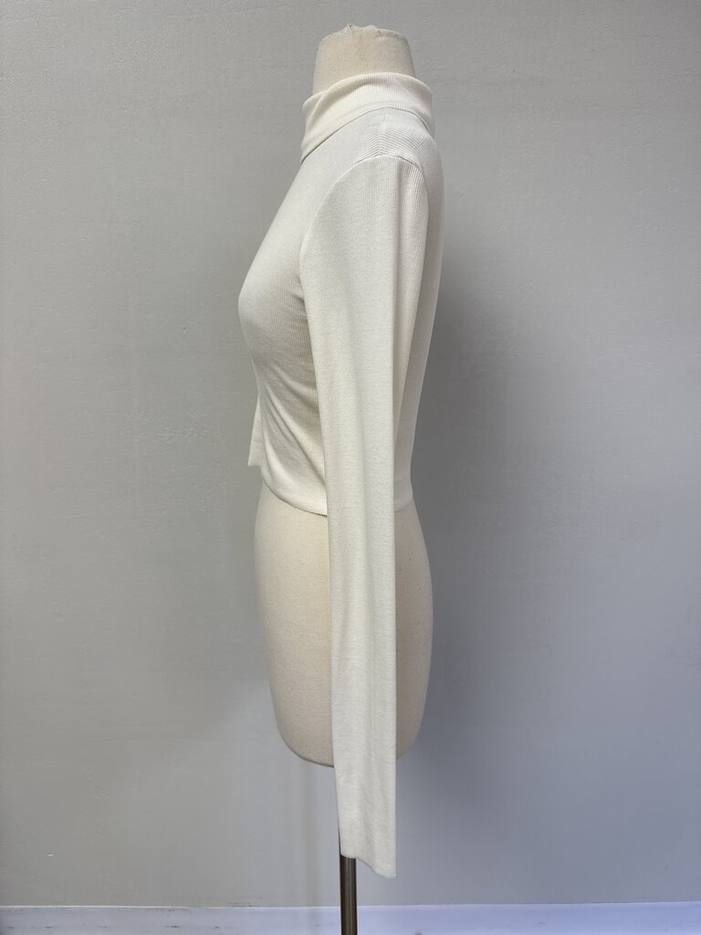 Eterne Ivory Ribbed Turtleneck