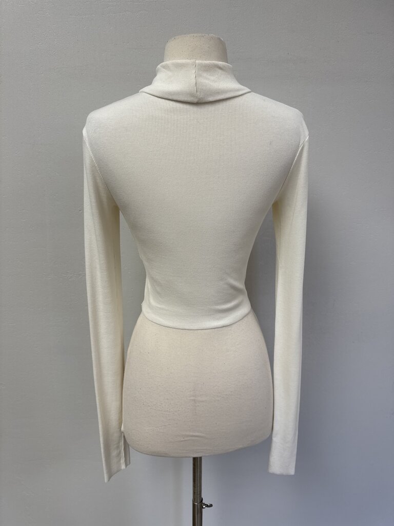 Eterne Ivory Ribbed Turtleneck
