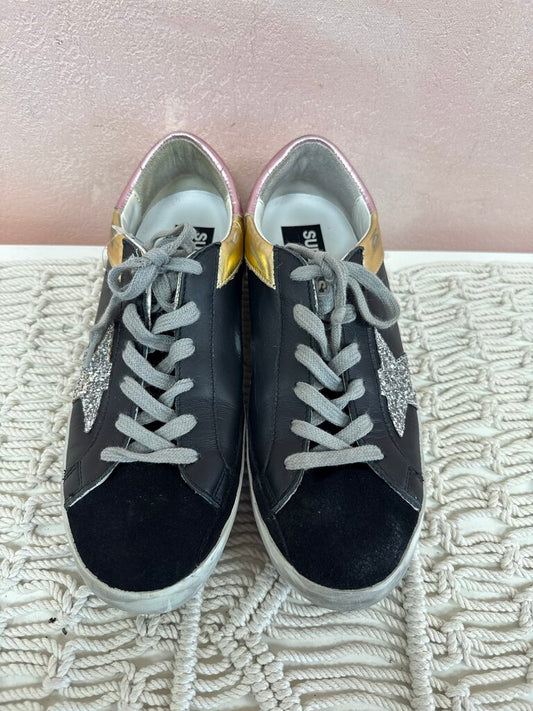 Golden Goose Black Sneaker