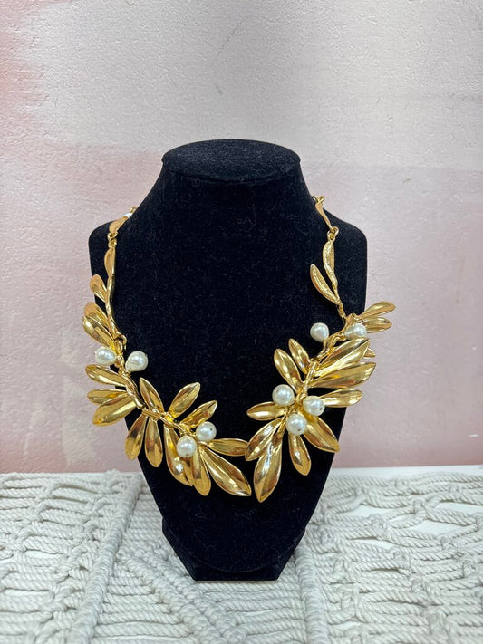 Oscar de la Renta Gold Leaf and Pearl Necklace w/Box and Bag