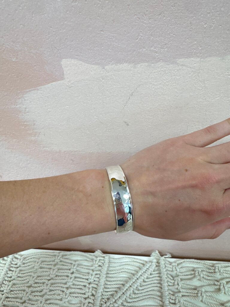 Ippolita Silver Hammered Cuff w/Bag