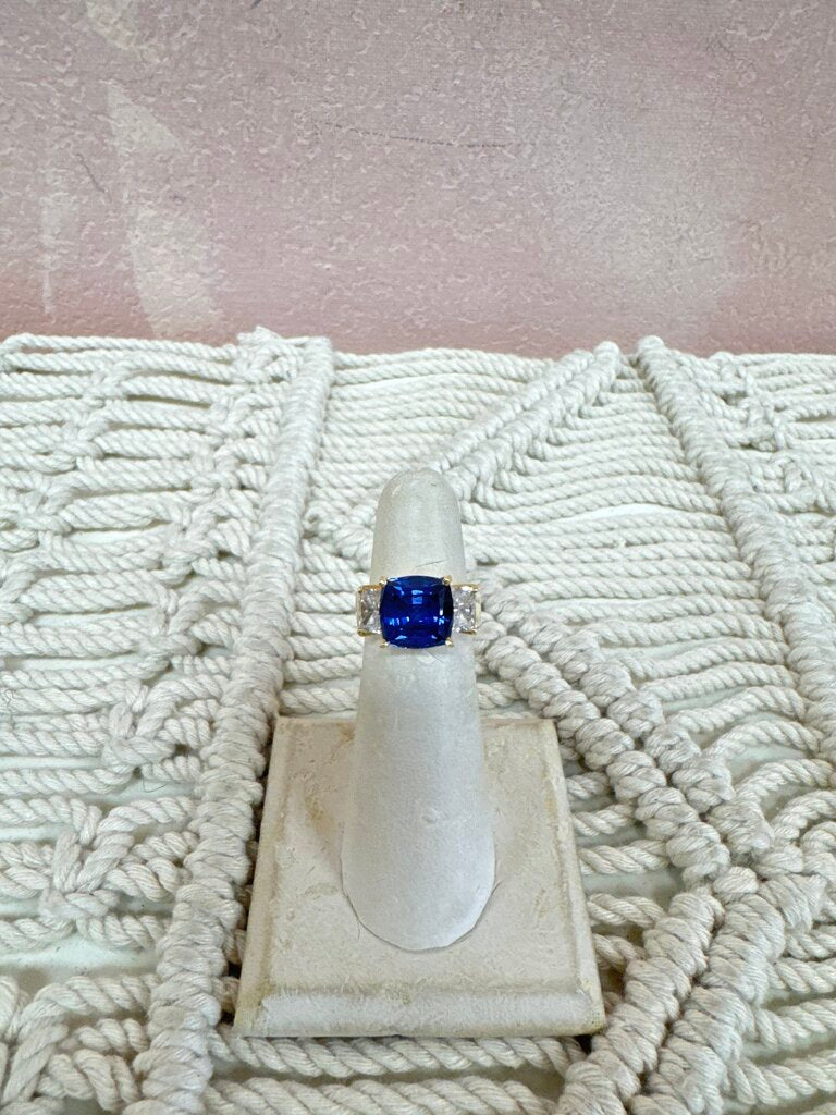 14k Blue Colored Stone Ring