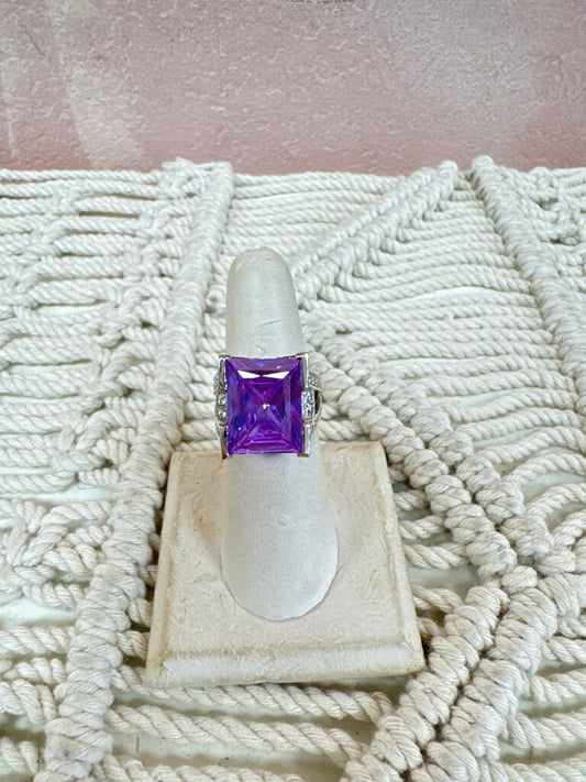 14k Purple Stone Cocktail Ring