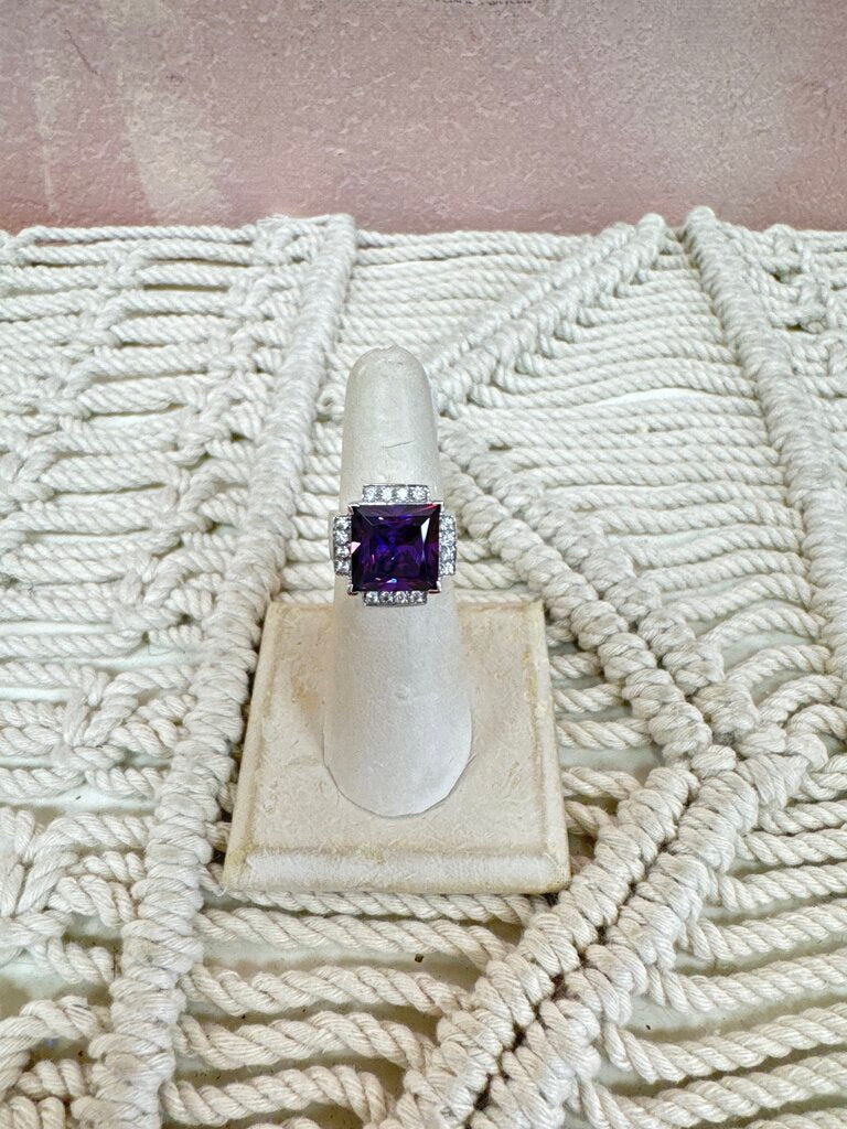 14k Purple Stone Cocktail Ring