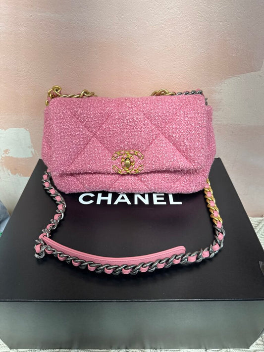 Chanel Pink Tweed 19 (Orig $5300) '22 w/Box & Dustbag