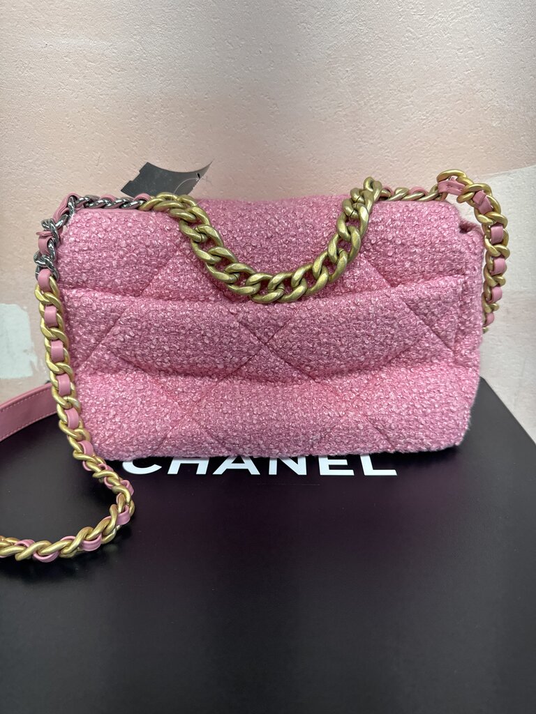 Chanel Pink Tweed 19 (Orig $5300) '22 w/Box & Dustbag