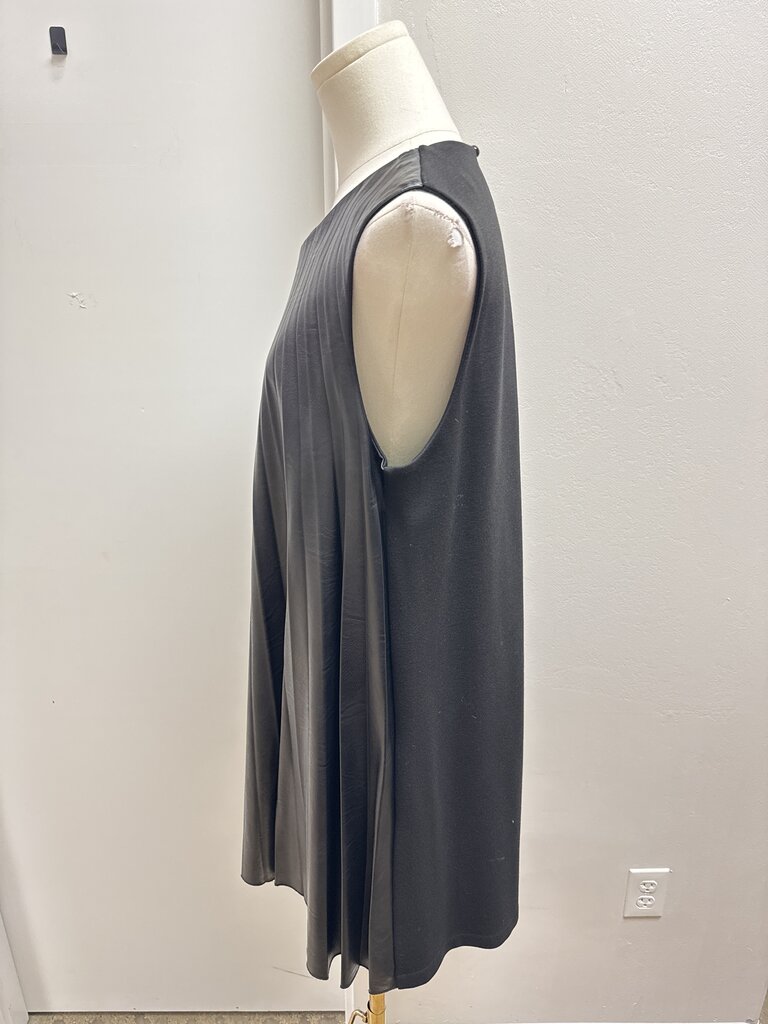 Lauren Vidal Blak Faux Leather Pleated Dress