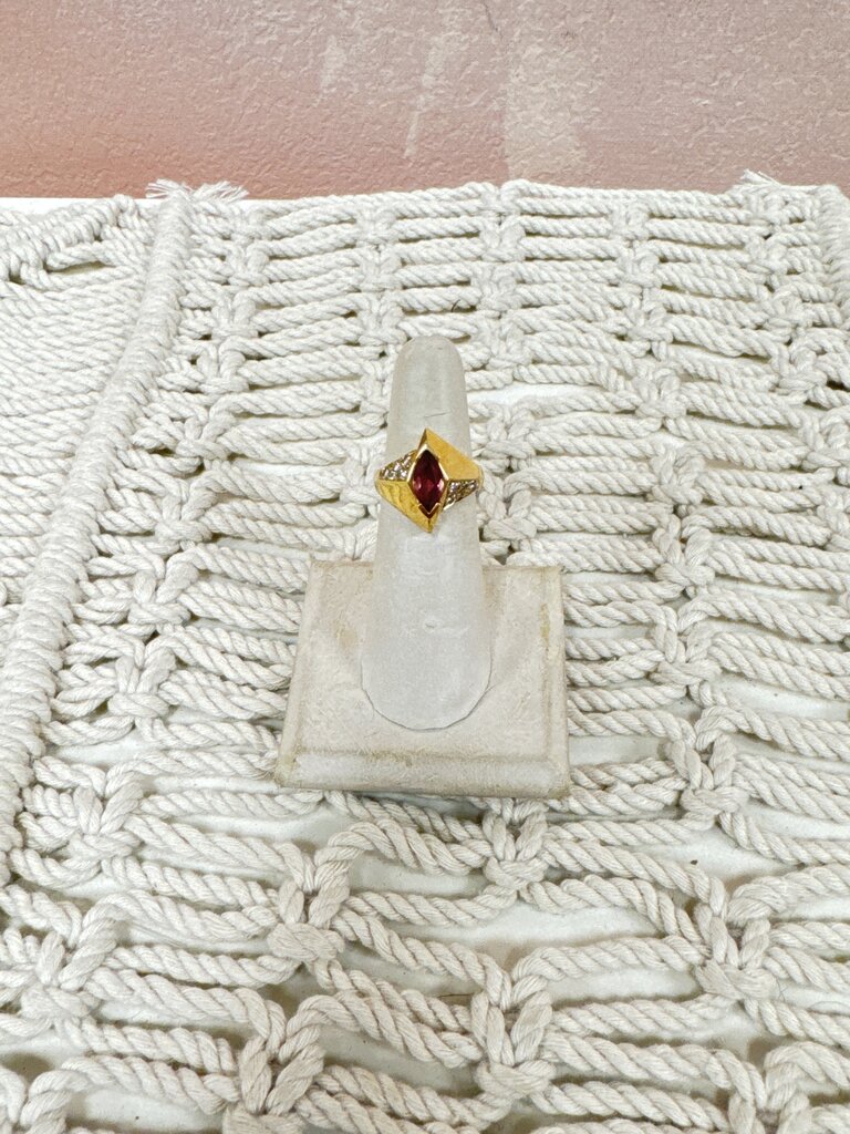 *(22)14k Pink Tourmaine and Diamond Ring