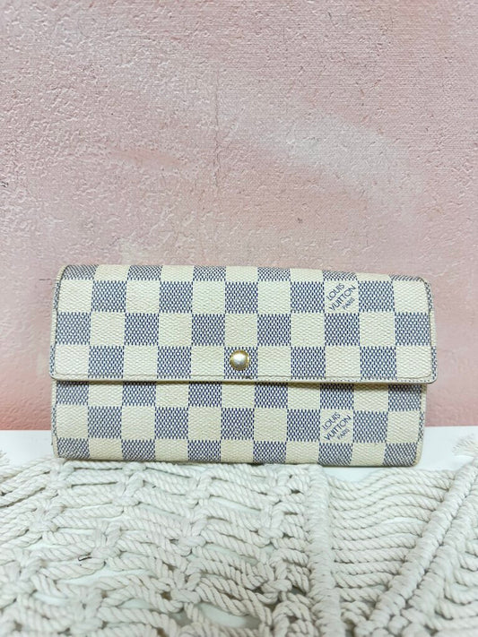 Louis Vuttion Azur Damier Wallet '09 w/Box and Dustbag