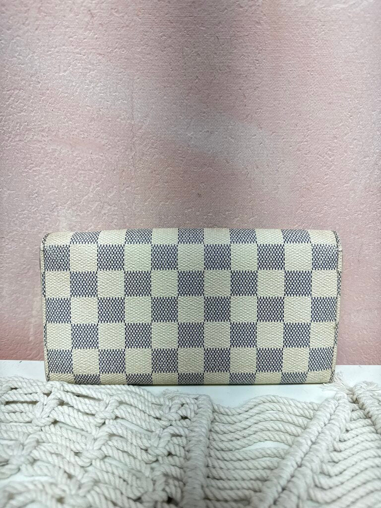 Louis Vuttion Azur Damier Wallet '09 w/Box and Dustbag