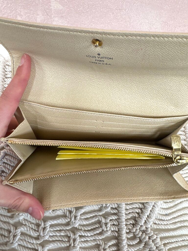 Louis Vuttion Azur Damier Wallet '09 w/Box and Dustbag
