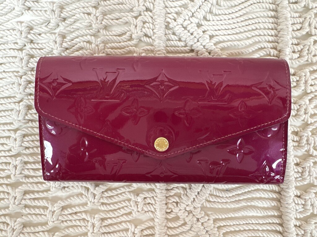 Louis Vuitton Cranberry Patent Vernis Sarah Wallet w/Dustbag