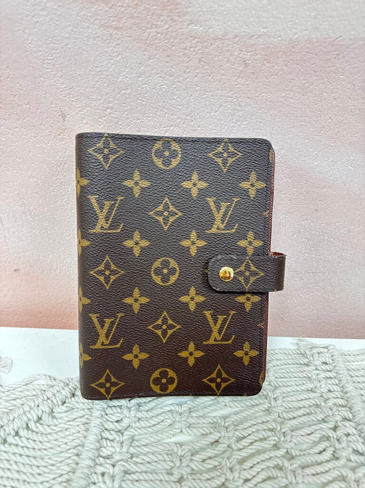 Louis Vuitton Monogram Medium Ring Agenda Cover