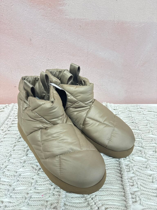 PiumeStudio Tan Quilted Bootie