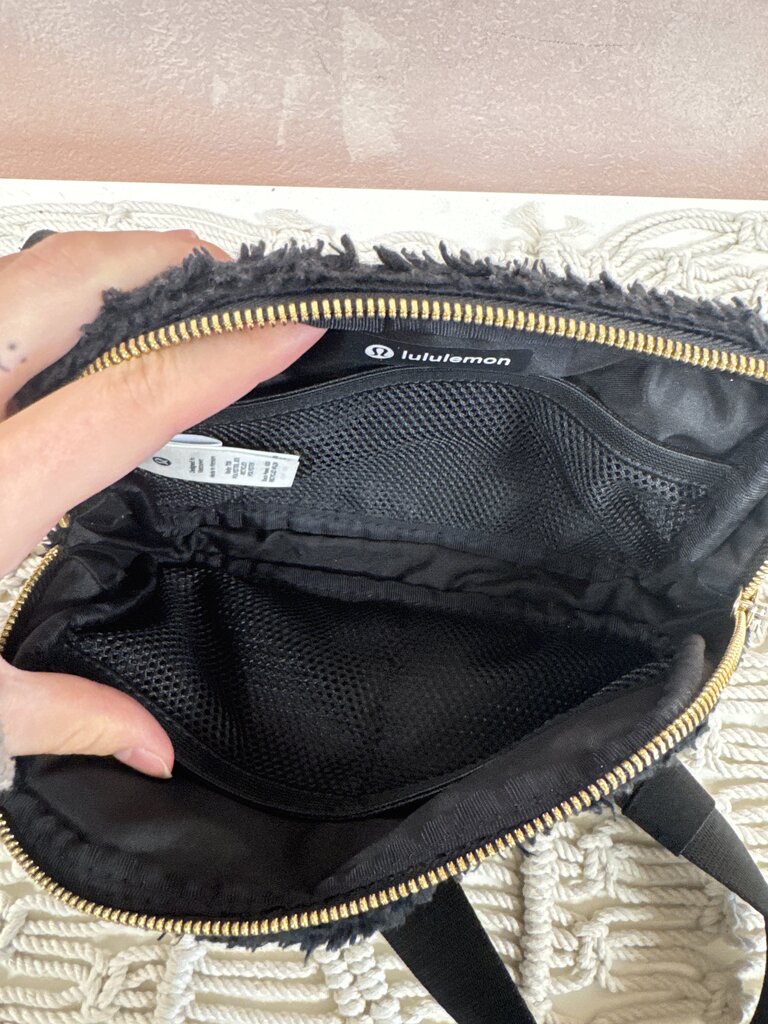 Lululemon Black Sherpa Belt Bag