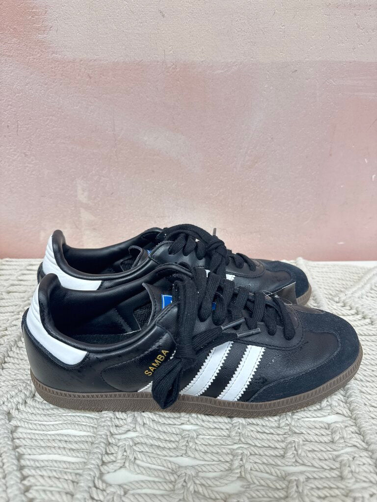 Adidas Black and White Samba (Fits like an 8.5)