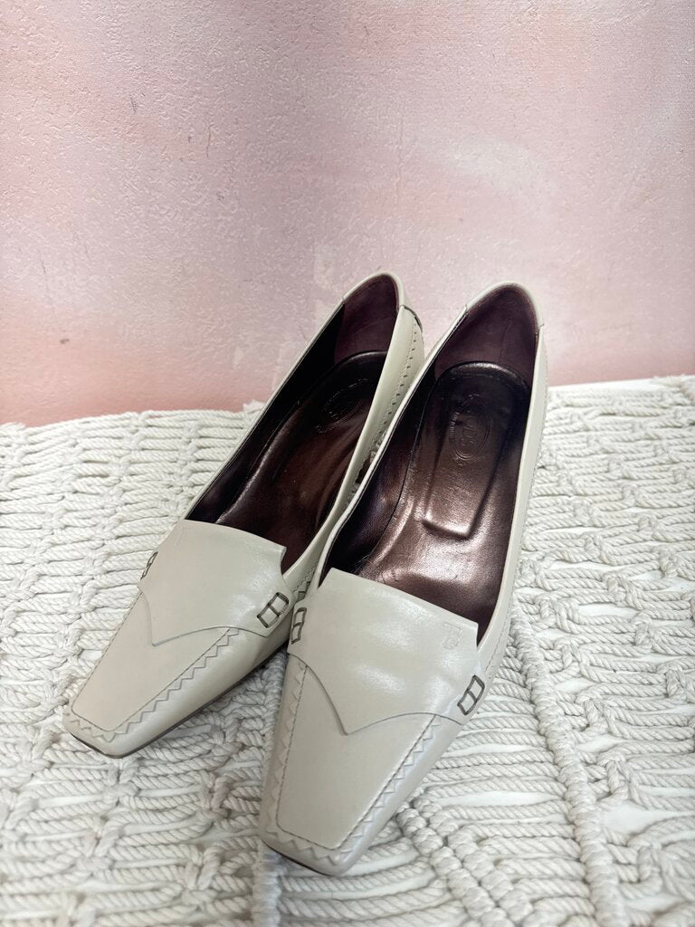 Tod's Beige Leather Loafer Pump