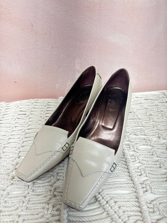 Tod's Beige Leather Loafer Pump