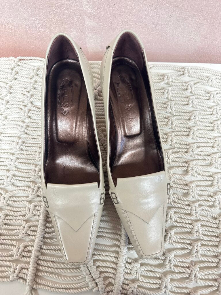Tod's Beige Leather Loafer Pump