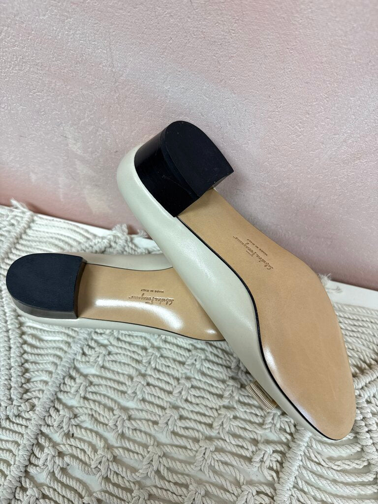 Ferragamo Bone 30mm Bow Pump NWT