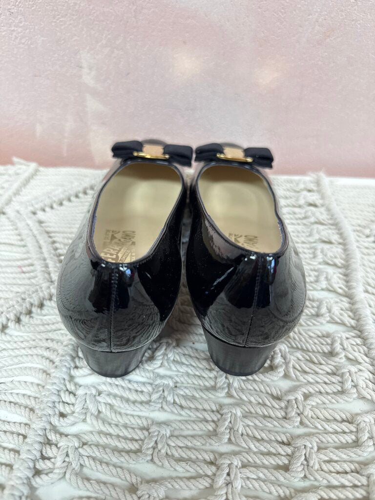 Ferragamo Black Patent 30mm Bow Pump NWT