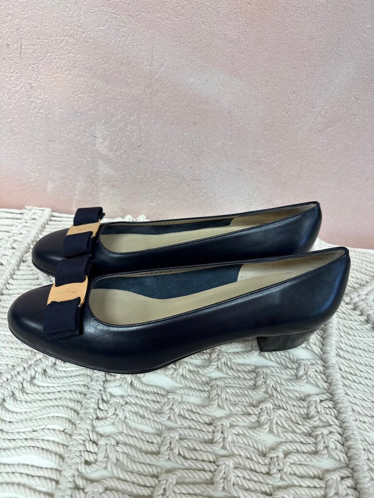 Ferragamo Navy 30mm Bow Pump