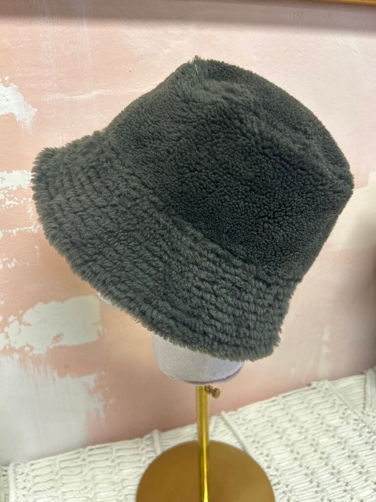 Yves Salomon Moss Reversible Shearling Bucket Hat