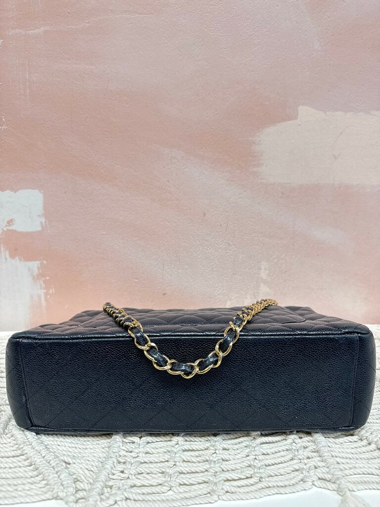 Chanel Black Maxi Double Flap Classic Caviar Shoulder Bag w/Dustbag '10-'11