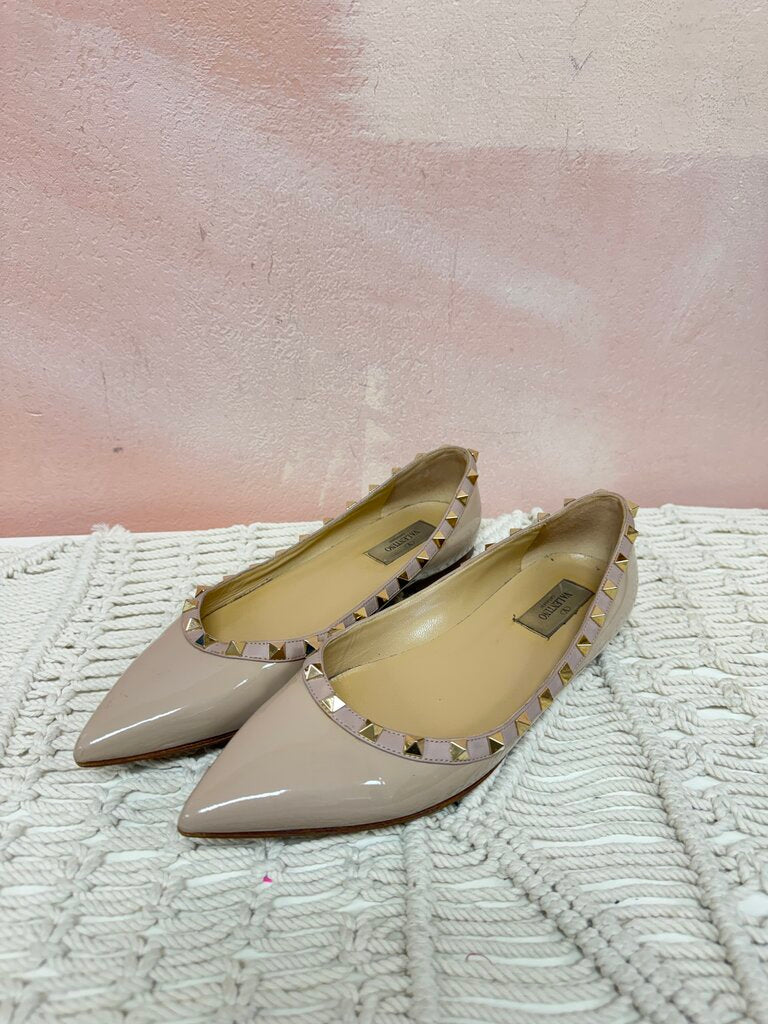 Valentino Tan Patent Rockstud Flat w/Dustbag