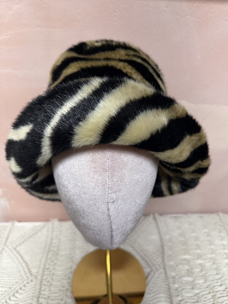 Anna Sui Faux Fur Bucket Hat