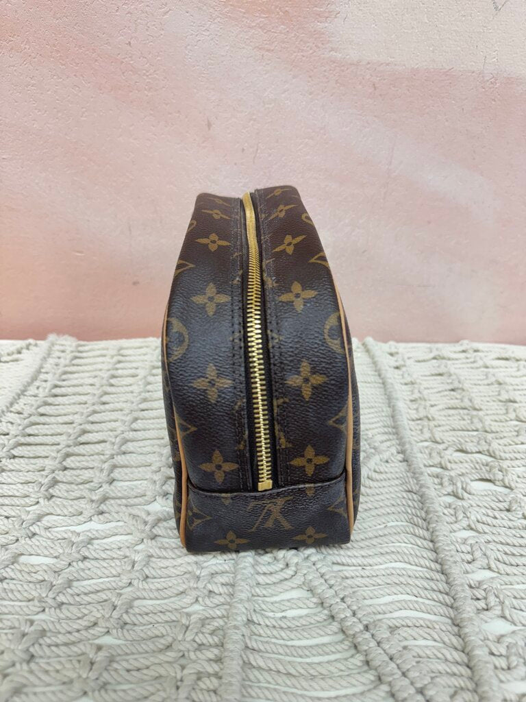 Louis Vuitton Monogram Toiletry Pouch '20