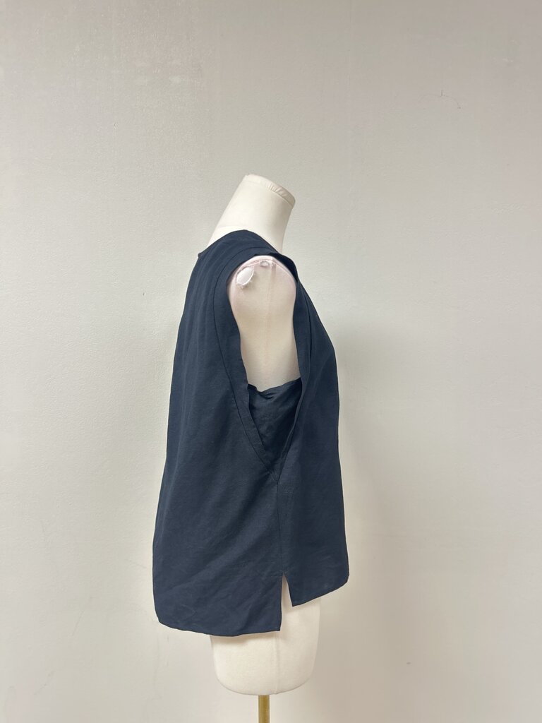 Evereve Black Musle Tank