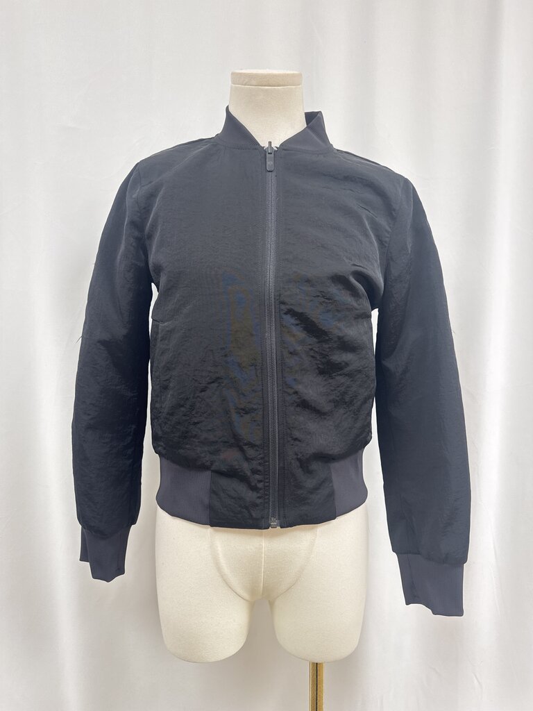 Lululemon Black Cropped Jacket