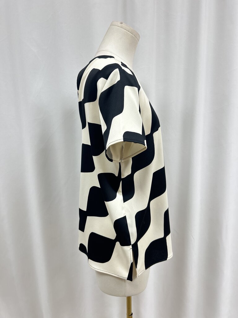 Art 360 Marella Black and White Top NWT