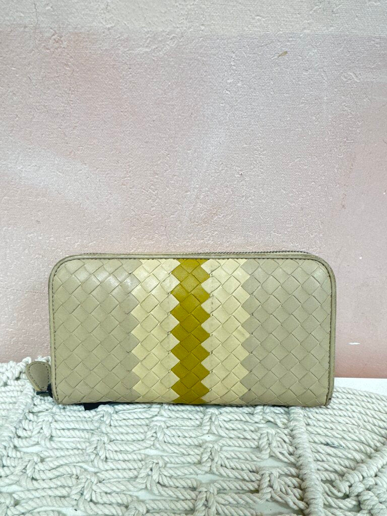 Bottega Tan Intrecciato Zip Around Wallet w/Dustbag