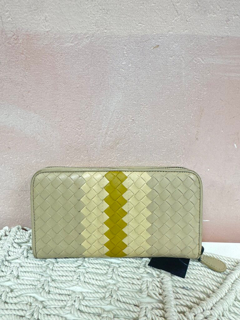 Bottega Tan Intrecciato Zip Around Wallet w/Dustbag