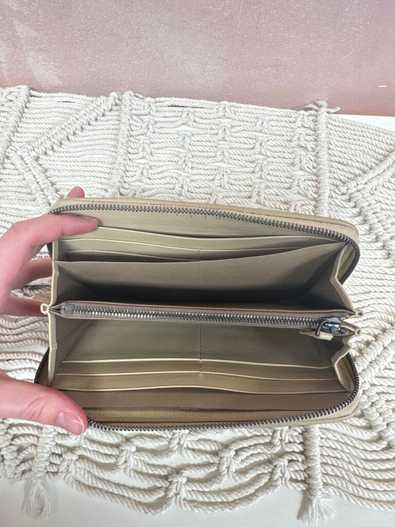 Bottega Tan Intrecciato Zip Around Wallet w/Dustbag
