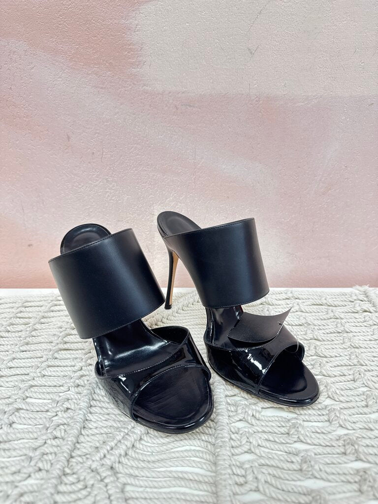 Manolo Blahnik Black Open Toe Pump w/Box