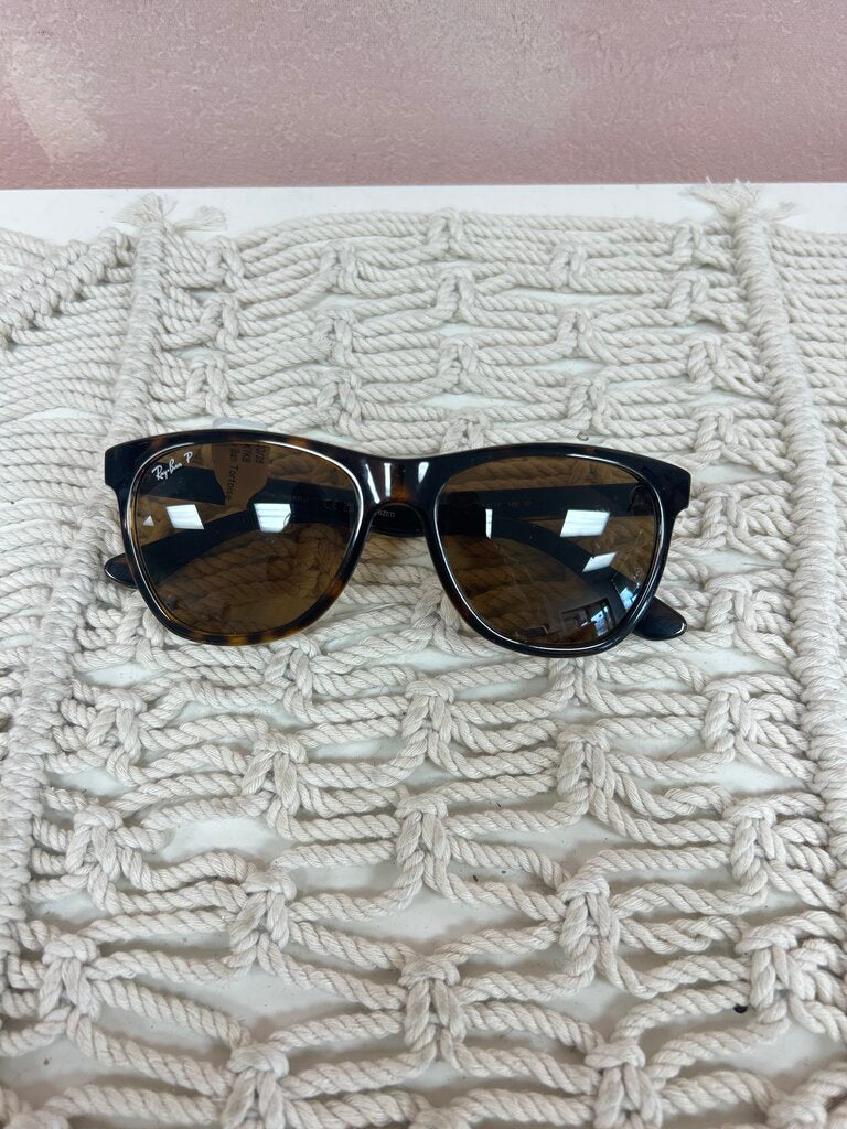 Ray Ban Tortoise Wayfarer Sunglasses w/Case